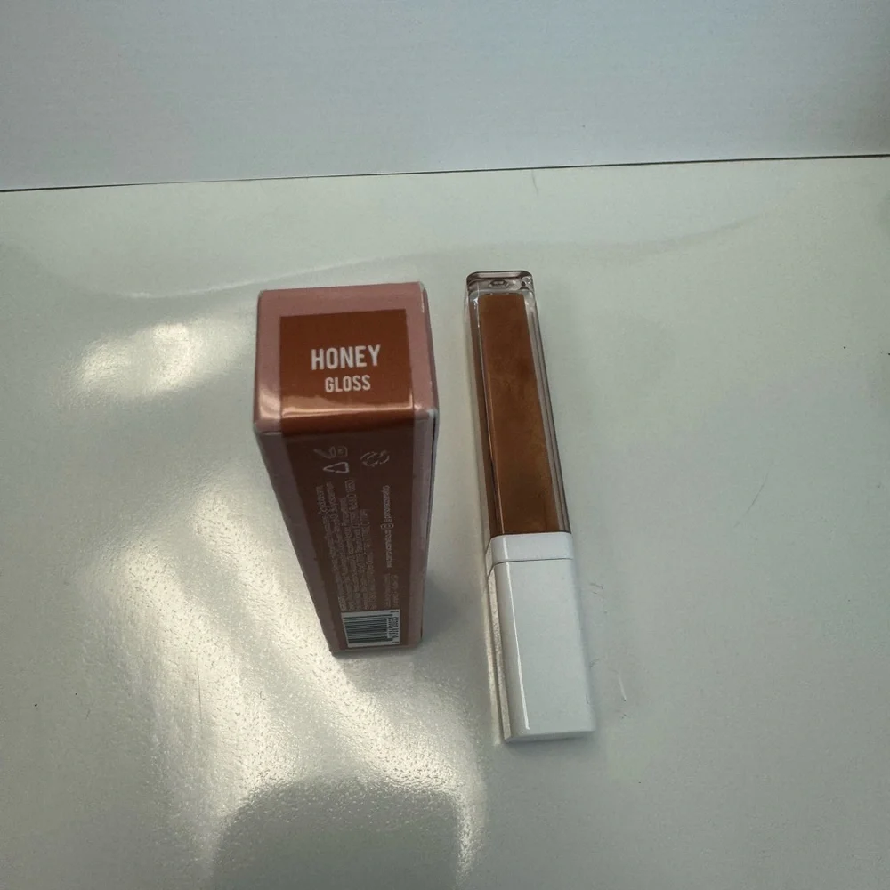 PERSONA Season One Lip Gloss In Honey $16 0.20oz NIB